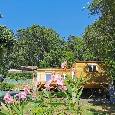 Lodge Le Sur Pilotis Fichous-Riumayou